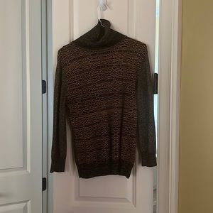 TURTLENECK BCBG SWEATER.